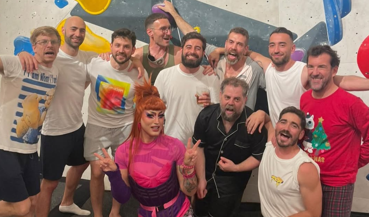 Integrantes del club en una actividad de escalada